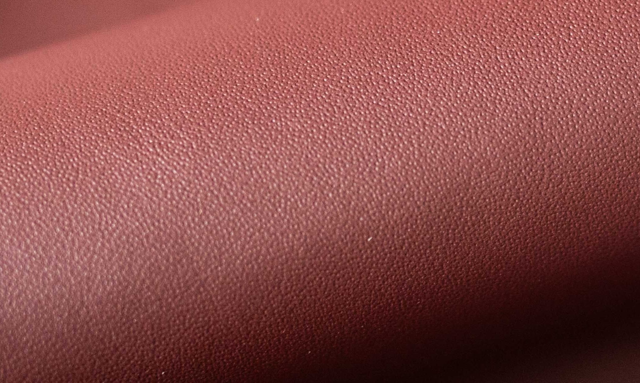 BT 9133 N CRICKETBALL RED material